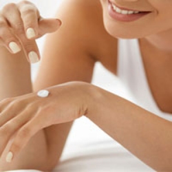 تصویر برای دسته  مرطوب کننده و آبرسان بدن