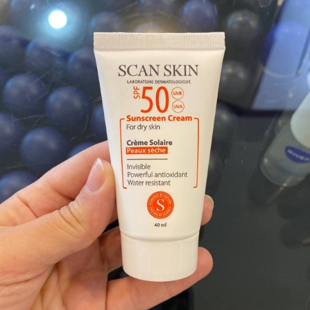 کرم ضد آفتاب بی رنگ اسکن اسکین اس پی اف 50 مخصوص پوست خشک
