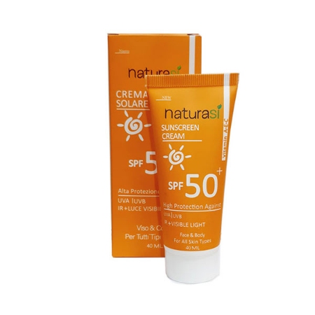 کرم ضد آفتاب بی رنگ فیوژن واتر ناتوراسی SPF50 حجم 40 میلی لیتر 