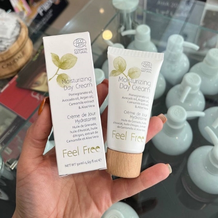 کرم روز مرطوب کننده فیل فری حجم 50 میلی لیتر